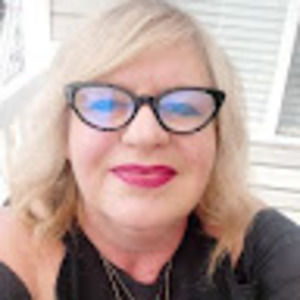 Meet your Posher, Lynnette